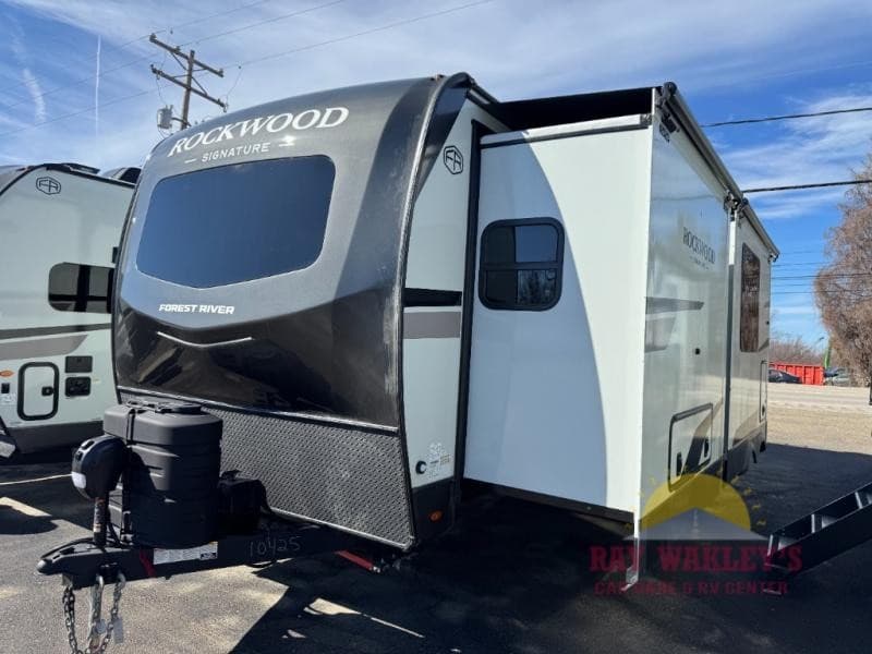 Ray Wakley’s Car Care & RV Center Expands Rental Program and Service Offerings
